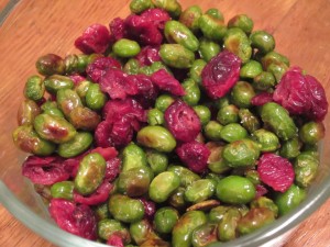 Dry-Roasted Edamame and Cranberry Mix