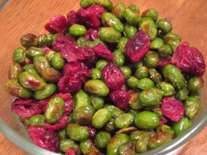 Dry-Roasted Edamame with Cranberry Mix